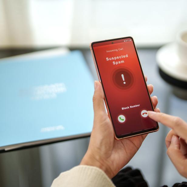Verdächtiger Spam-Anruf: Warnung auf einem Smartphone.