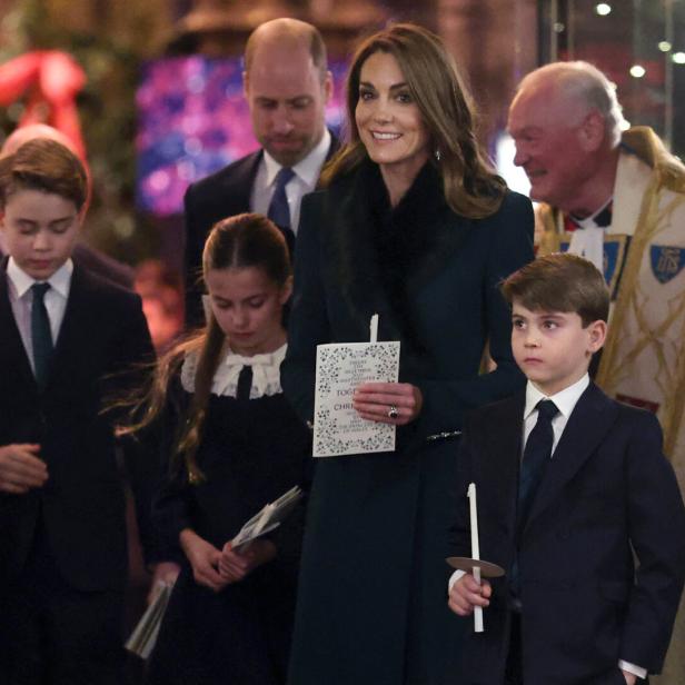 Prinzessin Kate und Prinz William mit ihren Kindern George, Charlotte und Louis bei einer Veranstaltung.