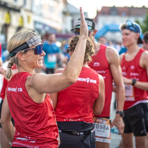 Einschlagen auf die erfolgreiche Sport-Historie: Der Firmenlauf wird heuer zum 25. Mal in Wiener Neustadt ausgetragen. 