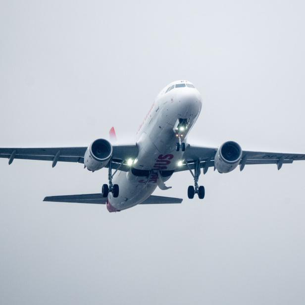 ++ THEMENBILD ++ AUSTRIAN AIRLINES / REISEN / FLUGZEUG / TOURISMUS