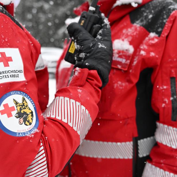 ++ THEMENBILD ++   SUCHHUNDE / ROTES KREUZ / GESUNDHEIT / ALPINISMUS / FREIZEIT / LAWINENTRAINING