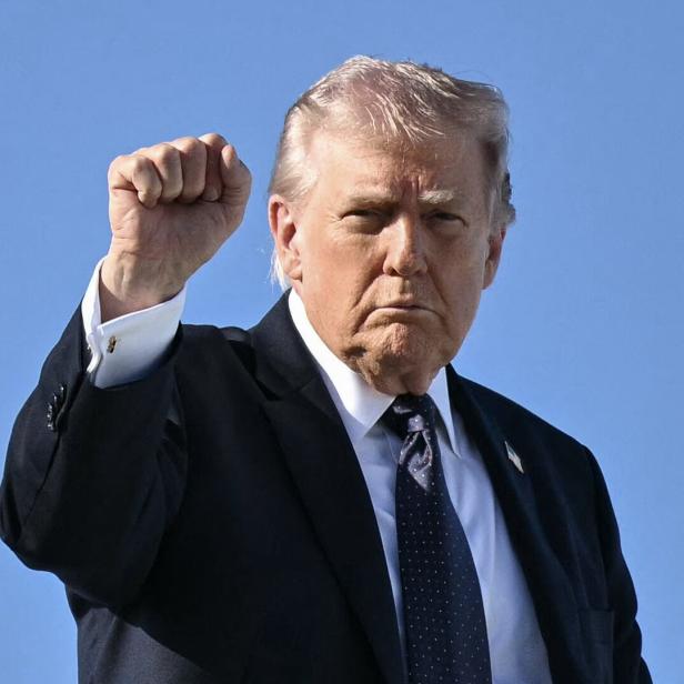 TOPSHOT-US-POLITICS-TRUMP