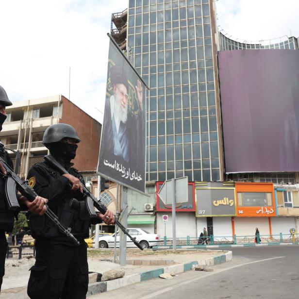 Billboard to mourn Iranian Supreme Leader Ayatollah Ali Khamenei in Tehran