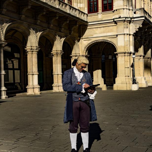 Mozartverkäufer vor Staatsoper