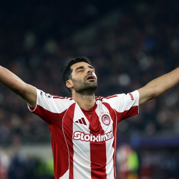 Mehdi Taremi im Dress von Olympiakos Piräus