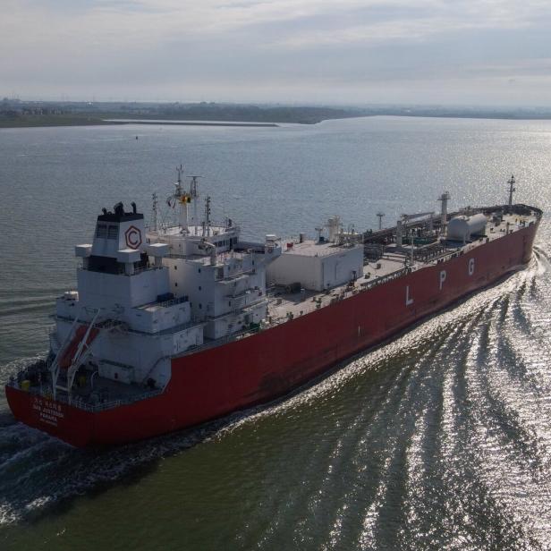 LPG tanker 'Gas Justesen' near Hansweert