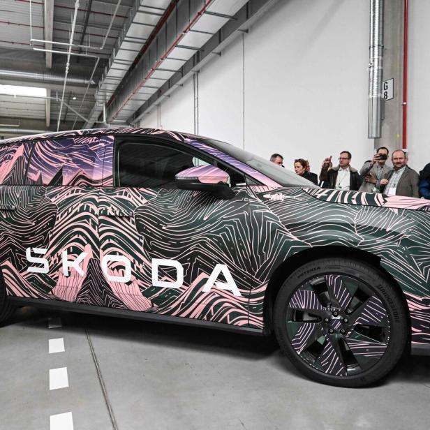 CZECH-AUTOMOBILE-SKODA-BATTERY