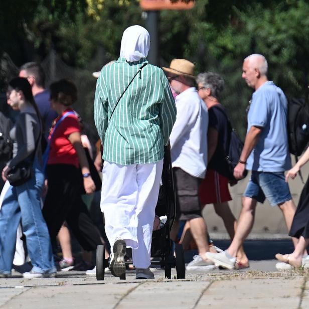 ++ THEMENBILD ++ FAMILIE / KINDER / NACHWUCHS / FAMILIENBEIHILFE / ERZIEHUNG / FAMILIENZUZUG / SOZIALHILFE