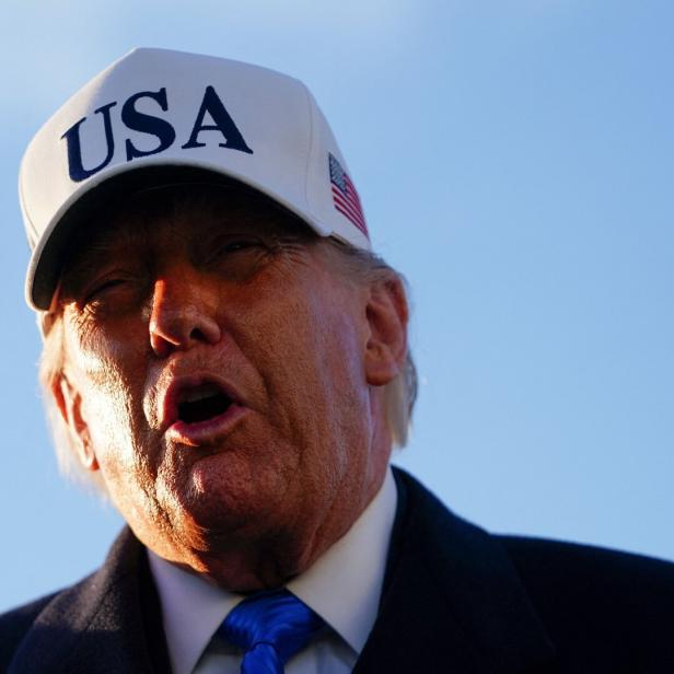 US-PRESIDENT-TRUMP-LEAVES-WASHINGTON-FOR-WEEKEND-IN-FLORIDA