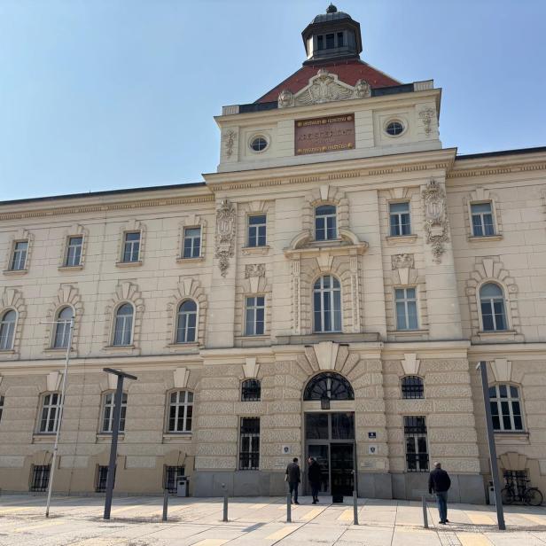 Das St. Pöltner Landesgericht von außen.