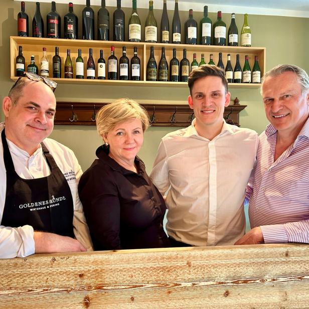 Das „Bründl“-Team (v. l. n. r.)  Norbert Steiner, Regine, Gerhard jun. und Gerhard sen. Knobl.