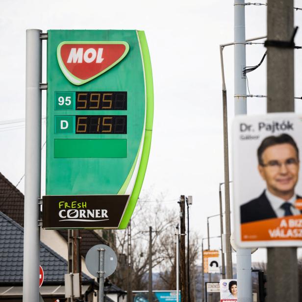 Eine ungarische Tankstelle des Mineralölkonzerns Mol. 