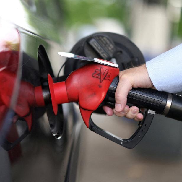 FILE PHOTO: Australian farmers, miners feel diesel squeeze with Iran war