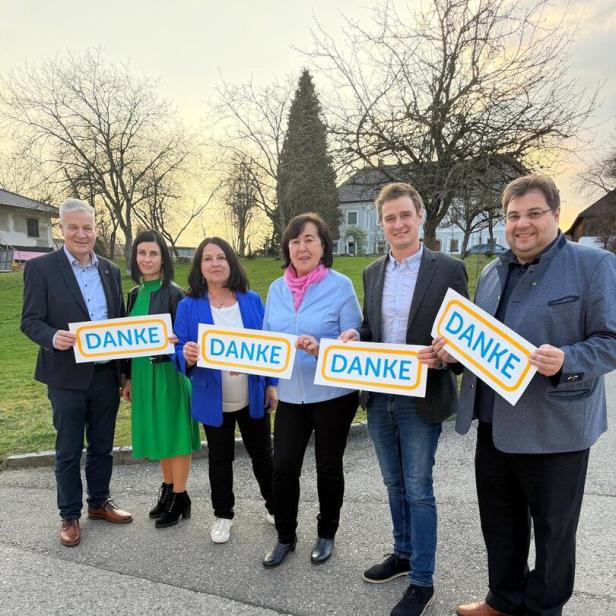 Landesrat Anton Kasser und ÖVP-Bürgermeisterin Juliana Günther und ihr Team sagten "Danke"
