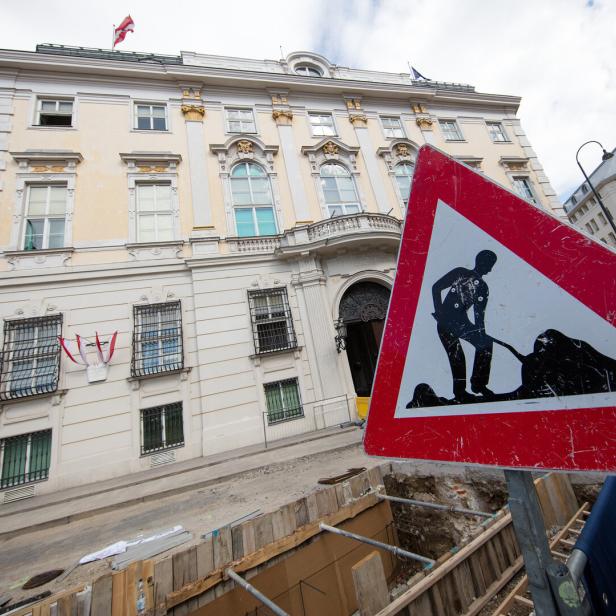 BAUSTELLE VOR BUNDESKANZLERAMT