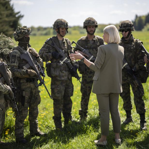 OESTERREICH SCHWEIZER ARMEE TRIAS 25