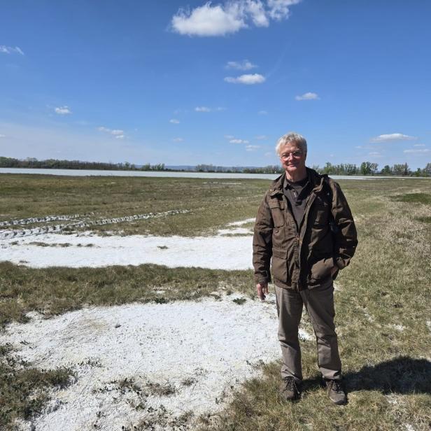 Bernhard Kohler, WWF, bei einer Salzlacke.