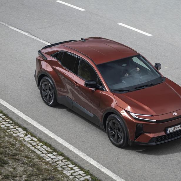 Toyota C-HR+