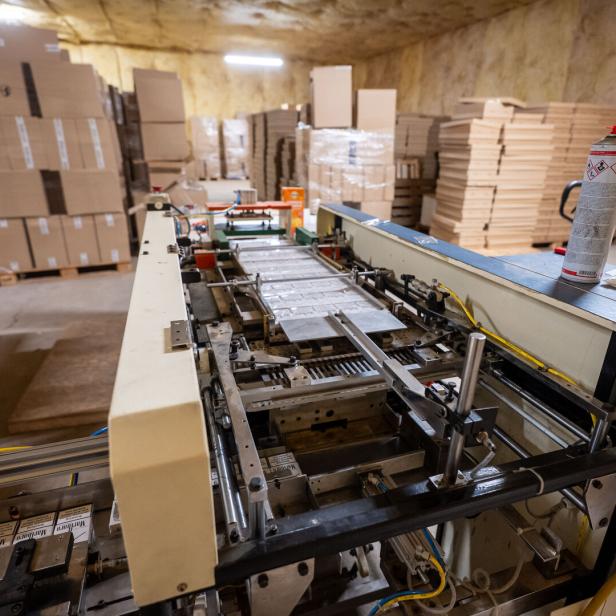 ++ HANDOUT ++ NIEDERÖSTERREICH: ZOLL ZERSCHLUG ILLEGALE ZIGARETTENFABRIK