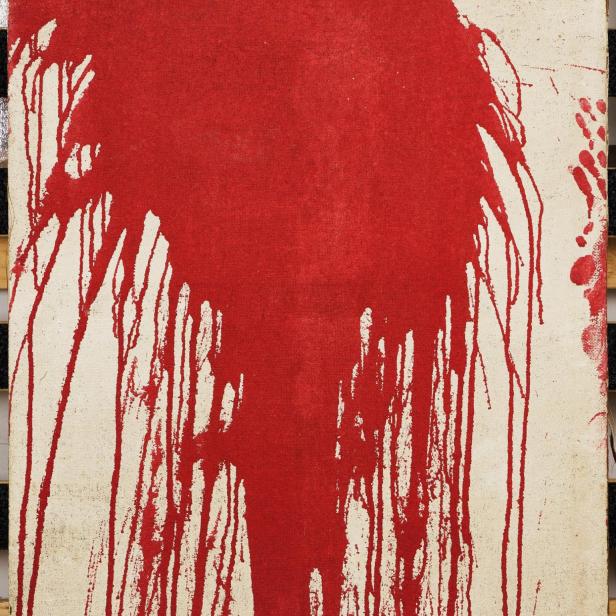 Großformatiges Schüttbild von Hermann Nitsch aus dem Jahr 1961 mit roter Dispersion auf Jute, das die expressive Kraft und Provokation seines Frühwerks im Wiener Aktionismus Museum zeigt.