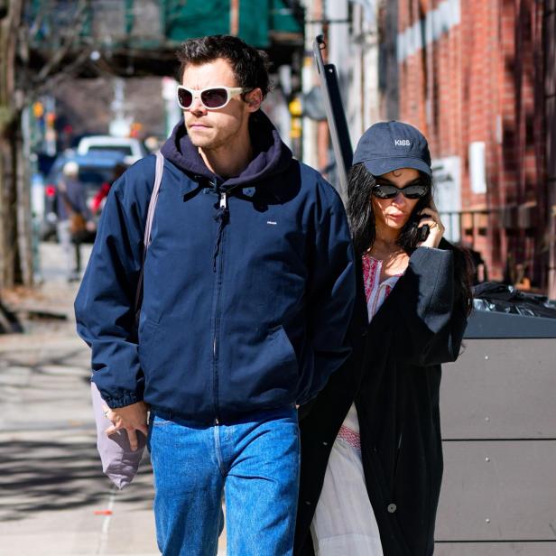 Harry Styles und Zoë Kravitz im Freizeitlook in der Öffentlichkeit unterwegs