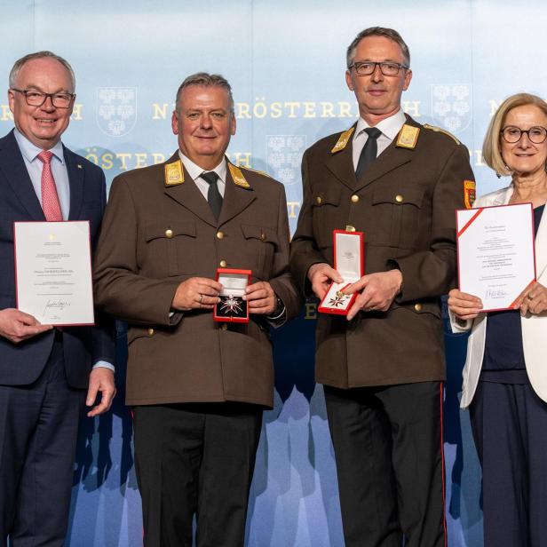 Eihrenzeichen für Fahrafellner und Boyer.