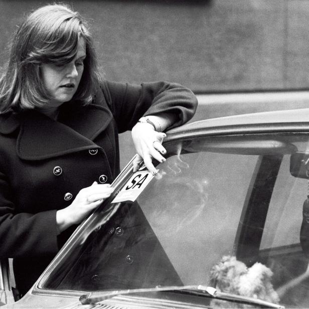 Autopickerl für den autofreien Tag in Österreich. 1974