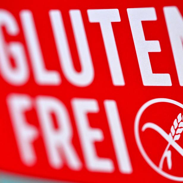 Das Bild zeigt ein Schild mit der Aufschrift "Glutenfrei".