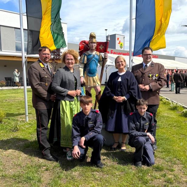 Eröffnung des neuen Feuerwehrhauses in Schwarzau am Steinfeld.