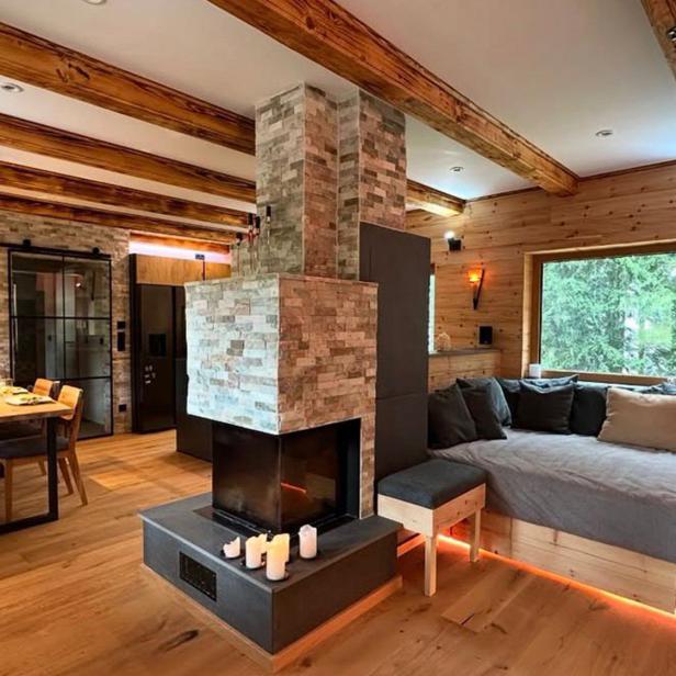 Ein Wohnzimmer aus Holz 