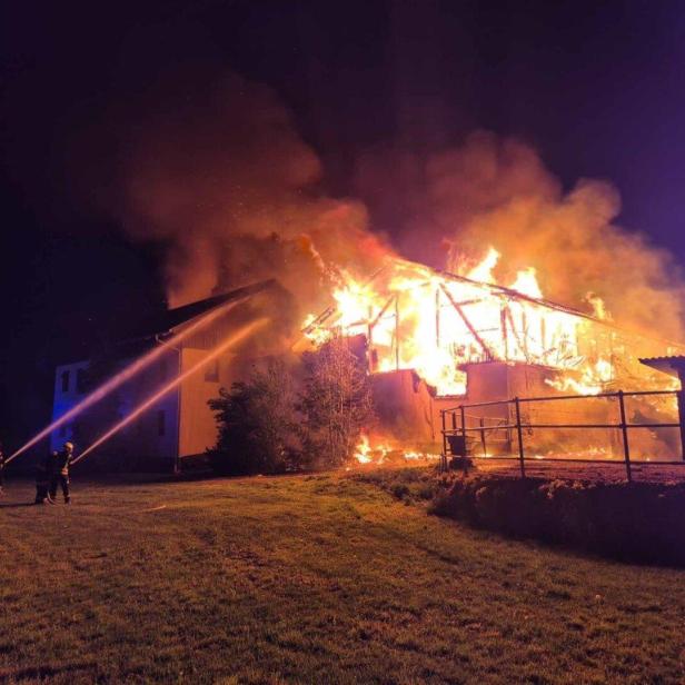 Großbrand auf Bauernhof in Kirchberg am Wechsel