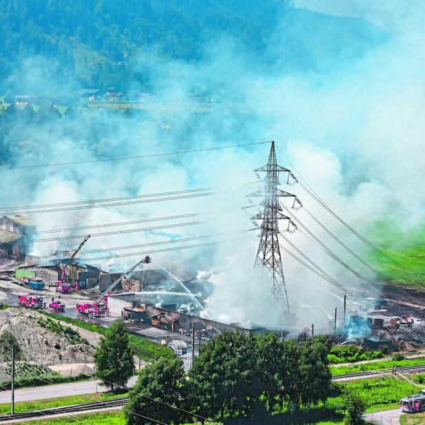 TIROL: GROSSBRAND IN OSTTIROLER RECYCLING-ANLAGE - WARNUNG AUFRECHT