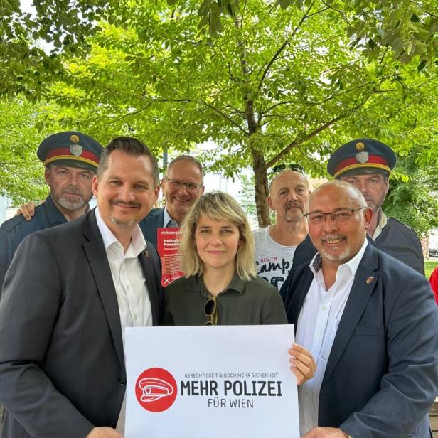 Fordern mehr Polizei_(v.l.n.r.): Marcus Franz (SPÖ-Bezirksvorsteher Favoriten), Boris Jany (FSG Polizei), Stefanie Lamp (SPÖ-Bezirksvorsteherin Ottakring), Anton Parahsl (Bezirksrat Hernals), Peter Jagsch (SPÖ-Bezirksvorsteher Hernals).