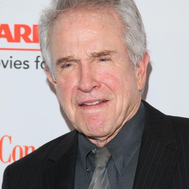 Warren Beatty mit grauen Haaren