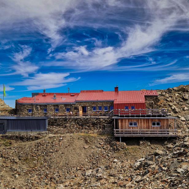 Auf 2.610 Metern: Die Glungezer Hütte in den Tuxer Alpen  in Tirol  wird ab Sommer 2027 saniert.