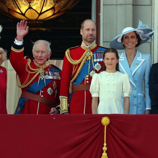 Royal Family die Royal Family auf dem Palastbalkon.