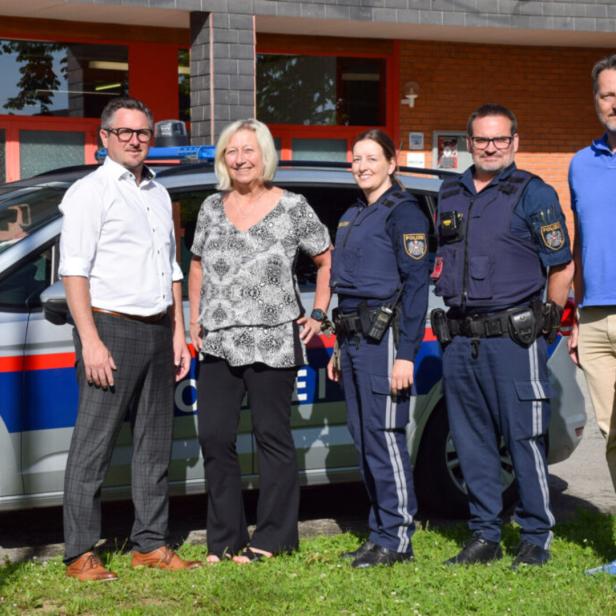 Polizisten und Stadtpolitiker 
