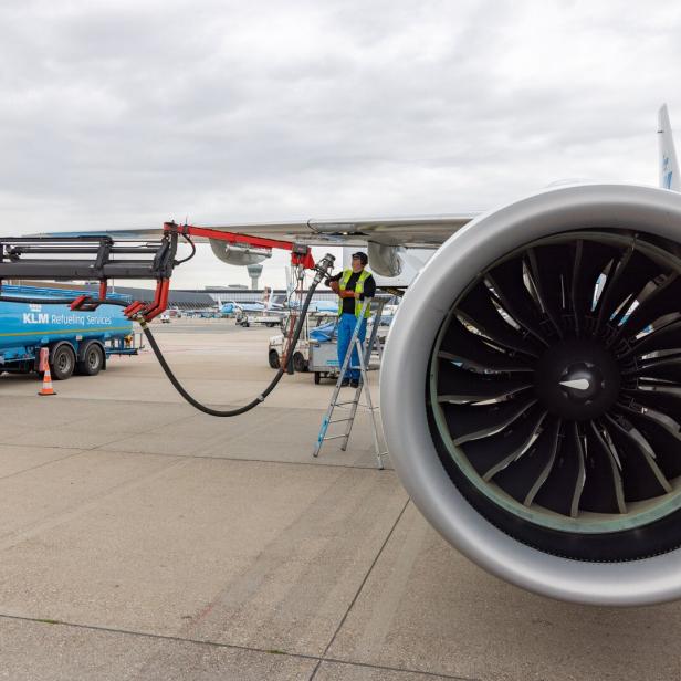KLM führt einen Demonstrationsflug mit in Deutschland hergestelltem synthetischem Kerosin durch