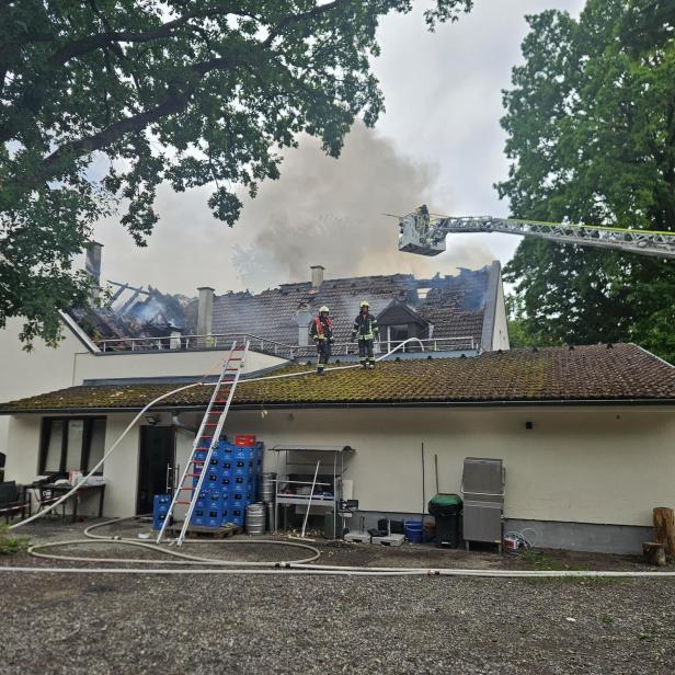 Gasthaus am Bisamberg stand in Flammen.