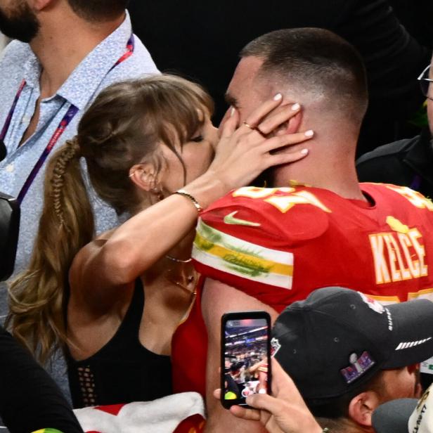 FILES-US-ENTERTAINMENT-MUSIC-SWIFT-KELCE