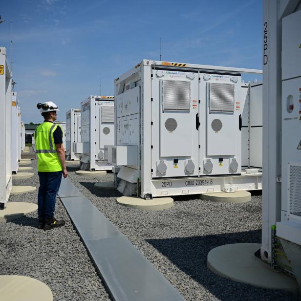 Batteriespeicher sollen massiv ausgebaut werden, dafür braucht es aber geeignete Rahmenbedingungen.
