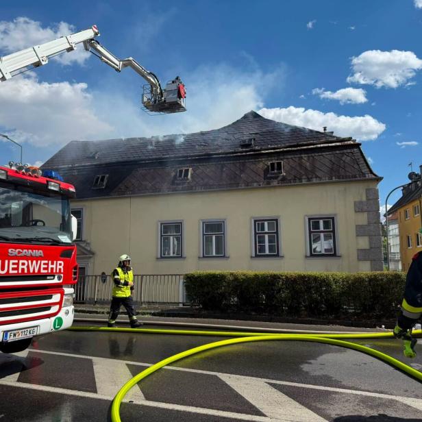 Dachstuhlbrand in der Kierlingerstraße in Klosterneuburg.