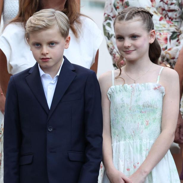 Jacques und Gabriella festlich gekleidet bei einem Event