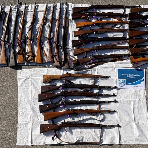 34 Langwaffen, die von der Polizei sichergestellt wurden