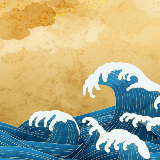 Stilisierte blaue Wellen mit weißen Schaumkronen vor einem goldfarbenen Hintergrund mit Wolken im japanischen Stil.