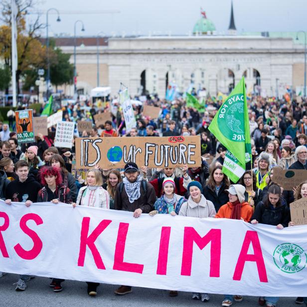 GROSSSTREIK FRIDAYS FOR FUTURE "KLIMASCHUTZGESETZ - WENN DANN RICHTIG!"