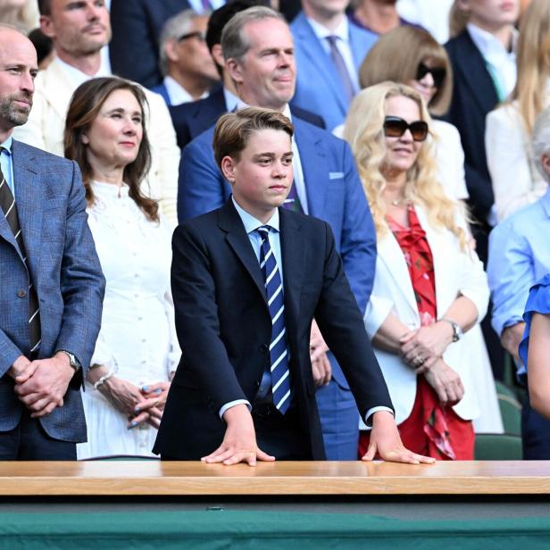 Prinz William, Prinz George und Prinzessin Charlotte sitzen auf der Tribüne beim Wimbledon-Tennisturnier.