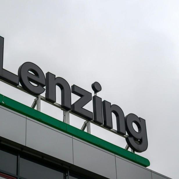 ++ THEMENBILD ++ MÖGLICHER LENZING-STELLENABBAU - BETRIEBSVERSAMMLUNG AM TAG DER AUFSICHTSRATSSITZUNG