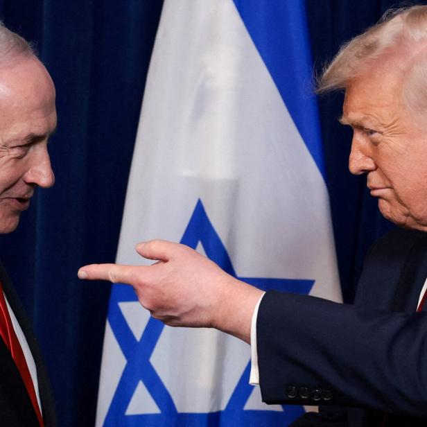 FILE PHOTO: U.S. President Trump meets Israeli PM Netanyahu at Trumps Mar-a-Lago club, in Palm Beach