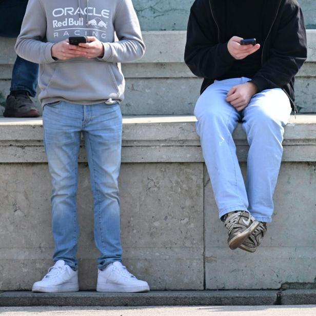 ++ THEMENBILD ++ SOCIAL-MEDIA-VERBOT: REGIERUNGSEINIGUNG ZEICHNET SICH AB